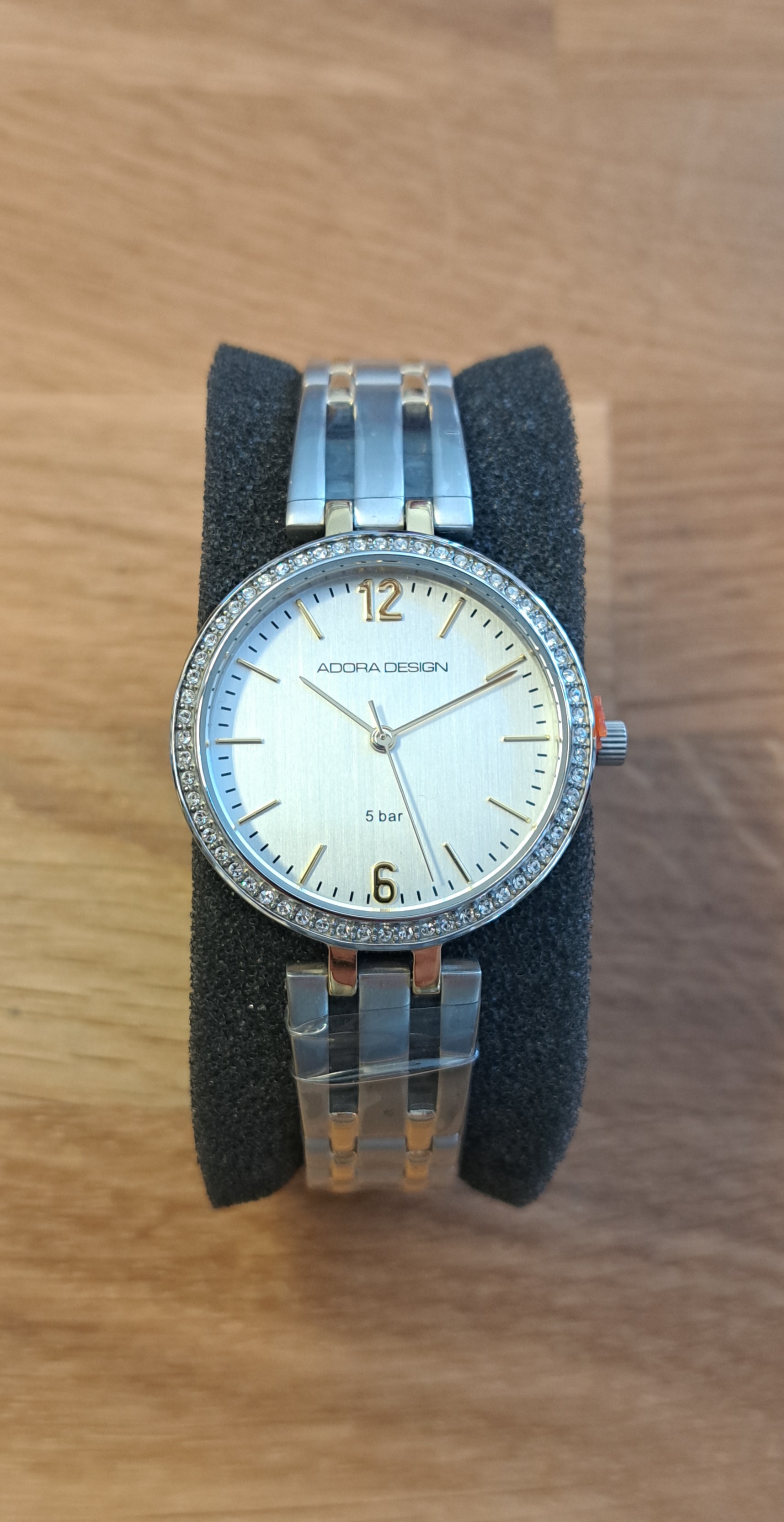Adora  AD8098