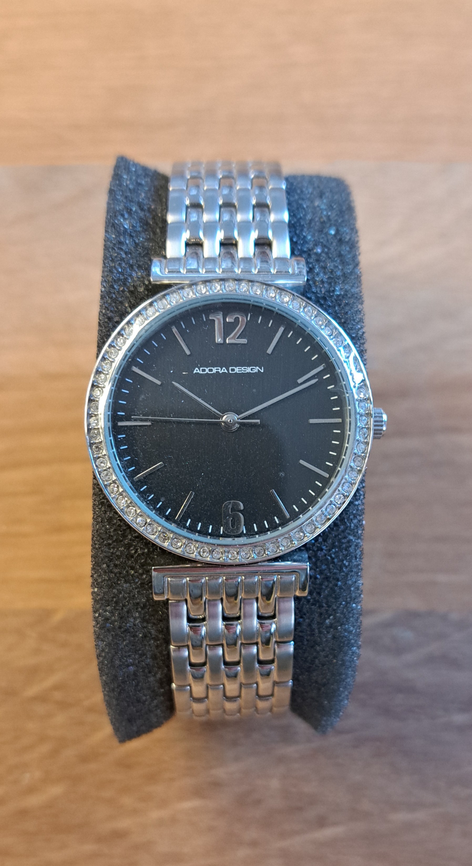 Adora AD884