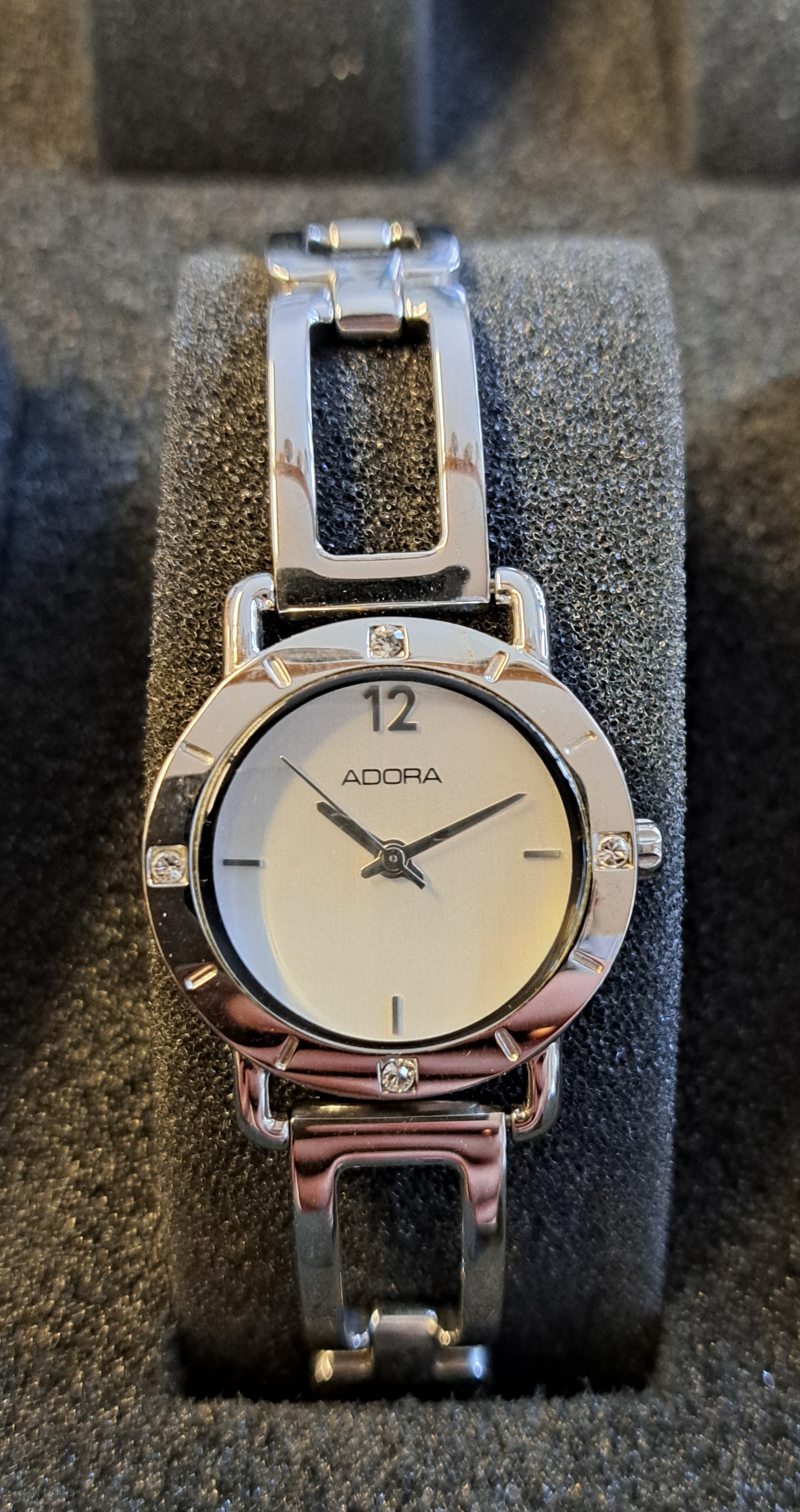 Adora T 1.828