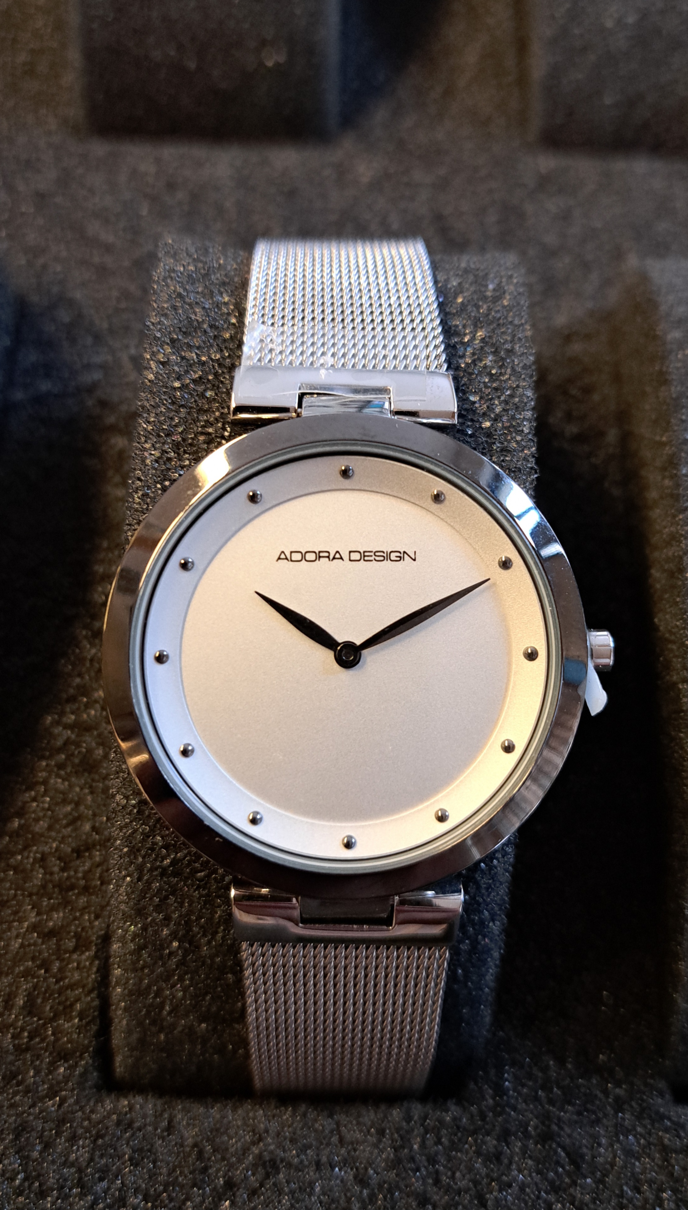 Adora AD8075