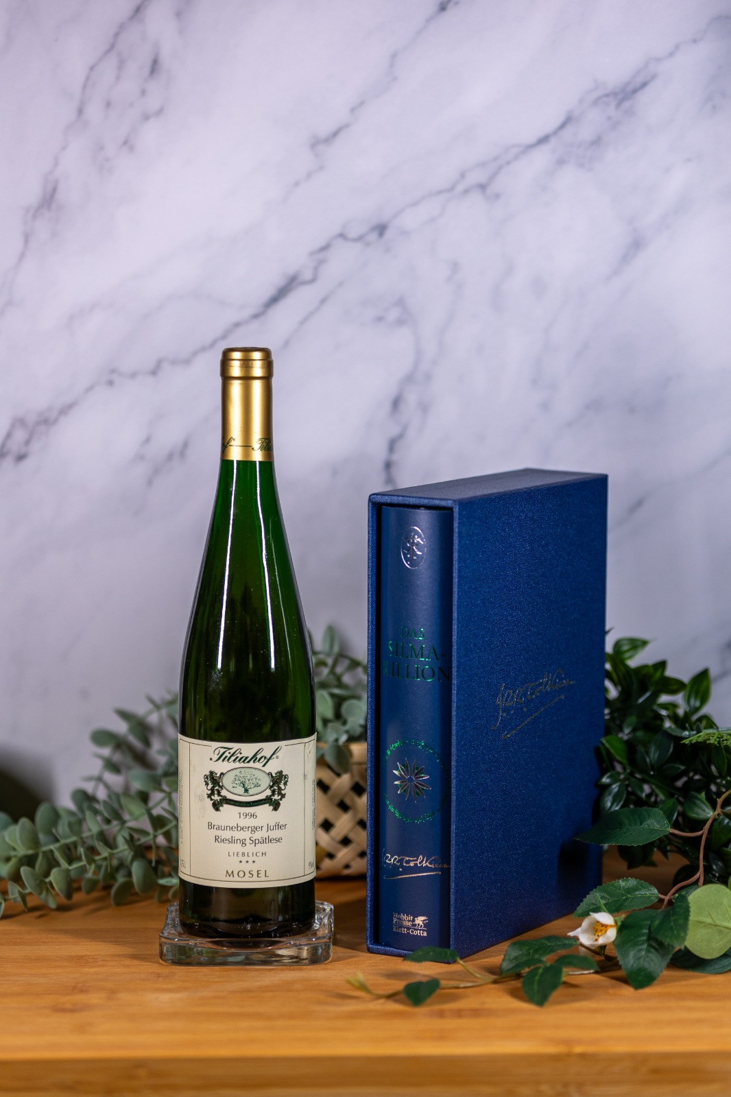 Weinpaket: 96er Brauneberger Juffer Auslese  Silmarillion Luxus/Tolkien