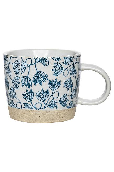 Tasse mit blauem Blumenmuster